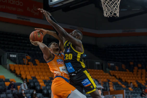 在首轮关中 在首轮关中