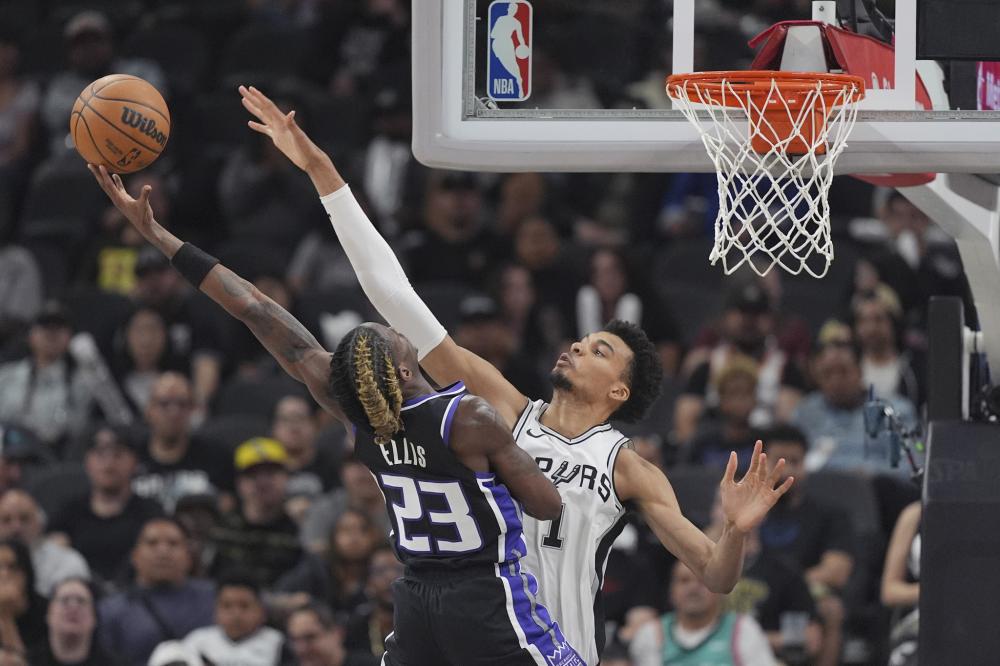 作略显僵硬 作略显僵硬